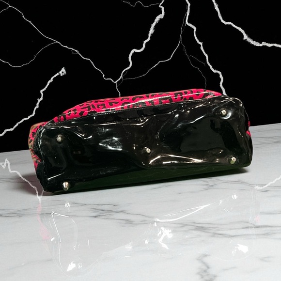 Betsey Johnson Vibrant Pink and Black Leopard Tote Bag - Picture 7 of 9